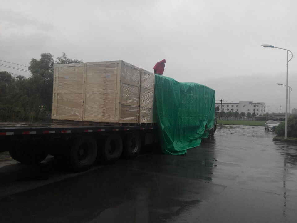 2017年6月北京創(chuàng)聯(lián)匯通電氣-雨中發(fā)貨現(xiàn)場，一直以顧客服務(wù)為較好