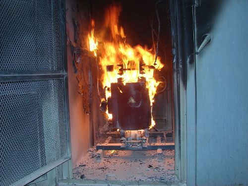 夏日炎炎，北京創(chuàng)聯(lián)匯通電氣教你必備油浸式變壓器防火常識